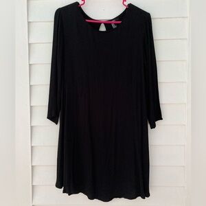 Forever 21 | Simple Black Mini Dress Size Medium